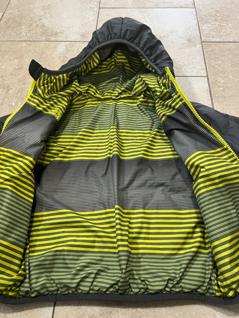The North Face kids jacket - Picture 5 of 10